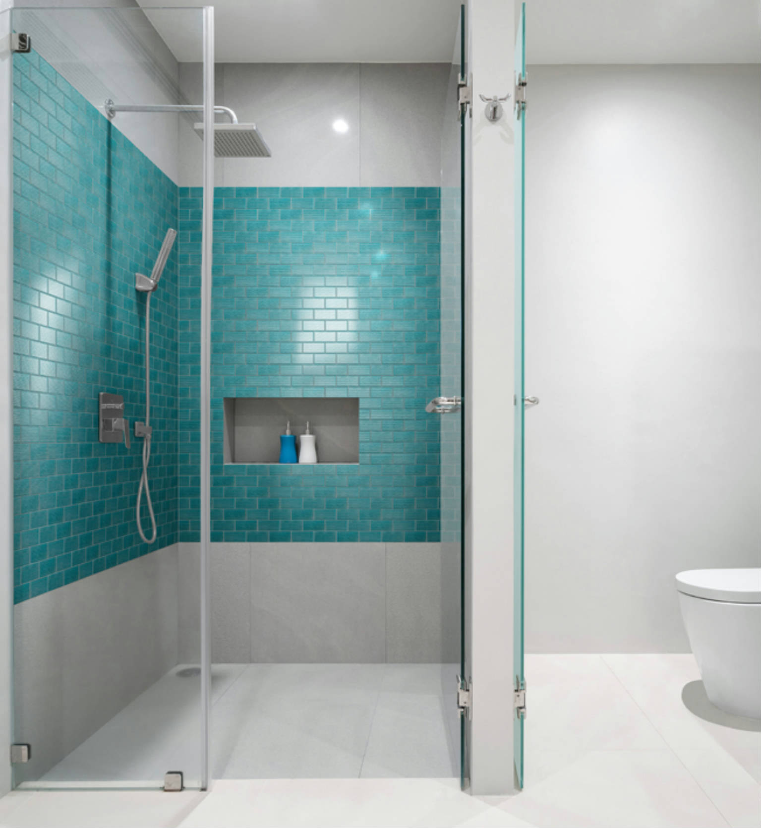 Linear aqua Glass | Gramercy Kitchen and Bath